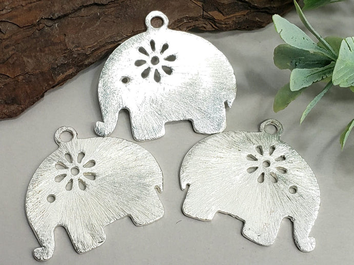 Brushed Silver Elephant Pendant - E-Coated Brass - 28x22m - 1pc