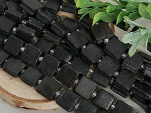 Charger l&#39;image dans la galerie, Matte Onyx  - Groove Tile Gemstones - 10mm - 7.5&quot; Strand
